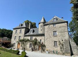 Château de la Borde à Ussel, centre-ville, proche autoroute A89, B&B i Ussel