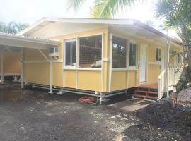 Aaron’s cottage, hótel í Hilo