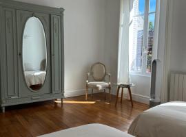 Le Lys, hotell med parkeringsplass i Épernay