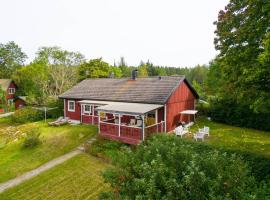 A countryside villa close to Uppsala!, hotel u gradu Upsala