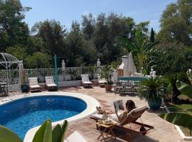 Villa Chantilly Marbella โรงแรมในมาร์เบยา