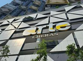 Arte Cheras The Premium Suites by iLuxHome