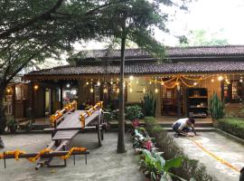 Tharu Community Home Stay, hotel di Chitwan