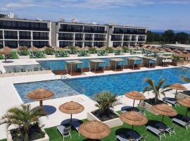 Del Mar Emotion Resort, hotel in Pula