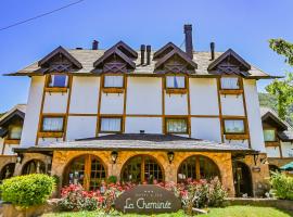 Hotel & Spa La Cheminée: San Martín de los Andes şehrinde bir otel