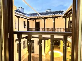 MANZANO PALACE. Apartamentos con Terraza คันทรีเฮาส์ในอัลมาโกร