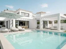 Modern 4 Beds Luxe Villa 550m to Las Cañas Beach!