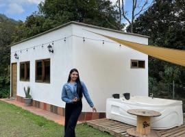 Nativo House, chalet i Guarne