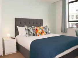 Vibrant Serviced Apartment In Central Birmingham