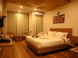 Varaha Residency Lodging and Banquet, hotel in Hubli