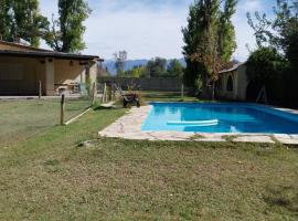 COMPLEJO DRUMMOND en el Camino del Vino, hotel i Luján de Cuyo