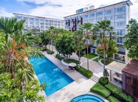 The Idle Hotel and Residence: Pathum Thani şehrinde bir otel