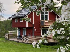 Sea Side Cabin, hotel in Borlänge