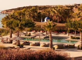 Seesoo Paros Beachfront Resort, hotell i Pounda