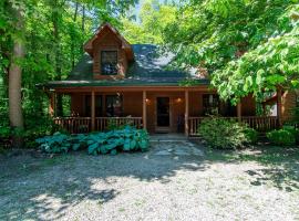 Cedarwood Lodge, cabin in Saugatuck