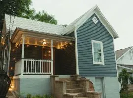 Historic Renovated 2BD - Overlooking Downtown