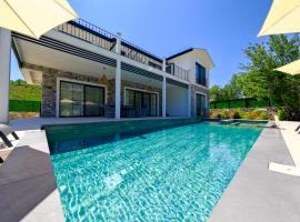 Misty Mountain Luxury Villa Fethiye, Uzumlu by Sunworld Villas, hotel in Fethiye