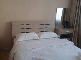 3 rooms apartment in the centre of Ulgii city, хотел в Йолгий