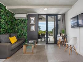 Modern Ground Floor Studio Apartment, hotell i Umhlanga