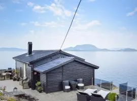 Cozy Home In Skånevik With Kitchen