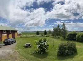 Beautiful Big Farm House with Spectacular Meteor Site View