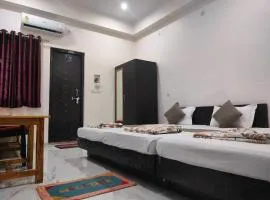 Hotel Dev Inn Ayodhya