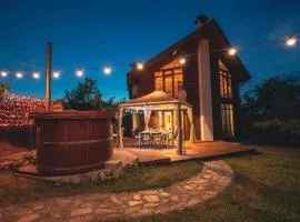 Large Luxury Chalet in Raduil, Borovets - hot tub, views, Wi-Fi