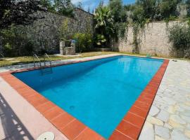 Private Hillside Villa near TEG Full Privacy, villa en Tirana