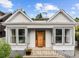 Dunedin delight - sunny, stylish villa