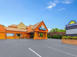 Days Inn by Wyndham Knoxville East, khách sạn ở Knoxville