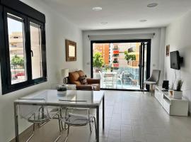 Luxury & New apartment with pool II, hotelli Fuengirolassa