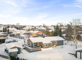 Koselig hus i Hamar med jacuzzi og elbillader, hotel Hamarban