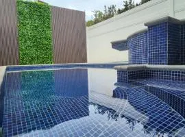 Casa de playa con piscina y jacuzzi privado