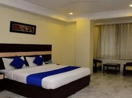 Hotel Holiday Comfort - 800 mts from Jallianwala Bagh