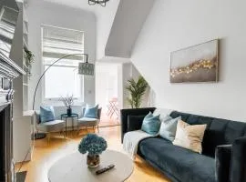 4BR 2BA House Near Oxford Circus 2 Private Patios