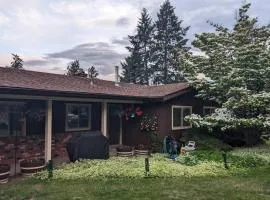 Spacious West Kelowna Home that is great for family, friends, or business trip!