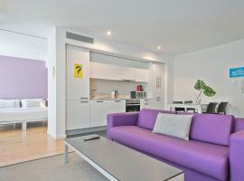 Lugaris Beach Apartments, hótel í Barcelona