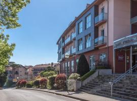 Apartamentos Mar Comillas, hotel amb aparcament a Comillas