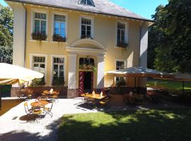 Hotel Villa Wirtshaus Köpenick, מלון ליד שדה התעופה קאסל-קלדן - KSF, הופגייסמר