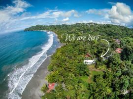 Oceanfront Hotel Verde Mar direct access to the beach, hotel i Manuel Antonio