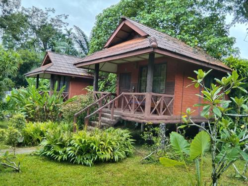 Khao Sok River & Jungle Resort