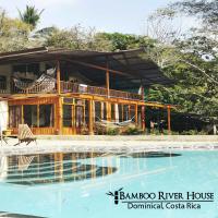 Bamboo River House and Hotel, hôtel à Dominical