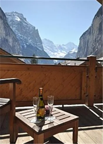 Charming Penthouse, ξενοδοχείο σε Lauterbrunnen