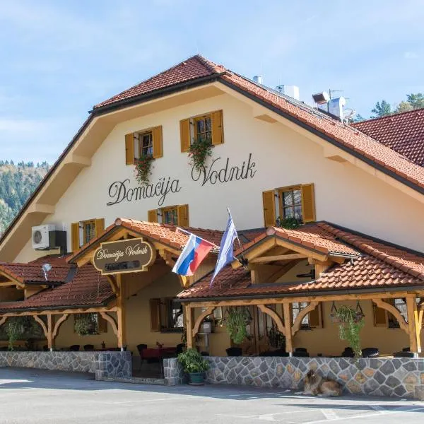 Domačija Vodnik & Apartments, hotel a Luže