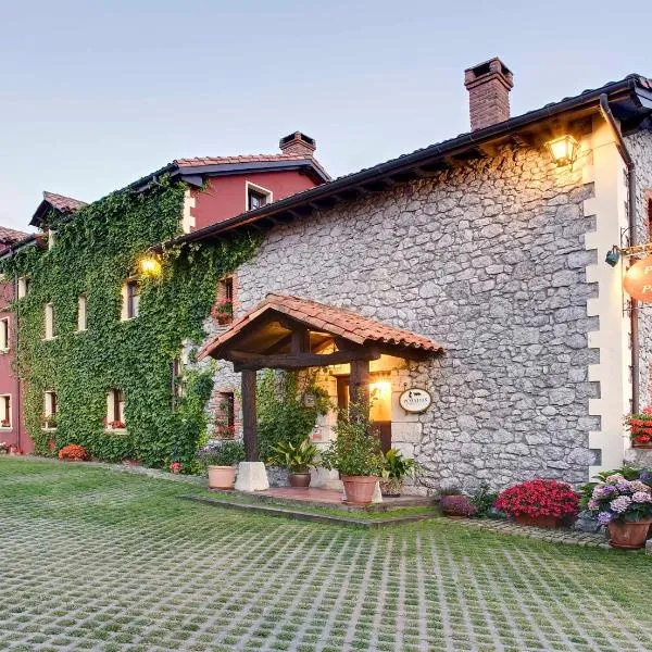 Posada de Pedreña, hotel Solaresben