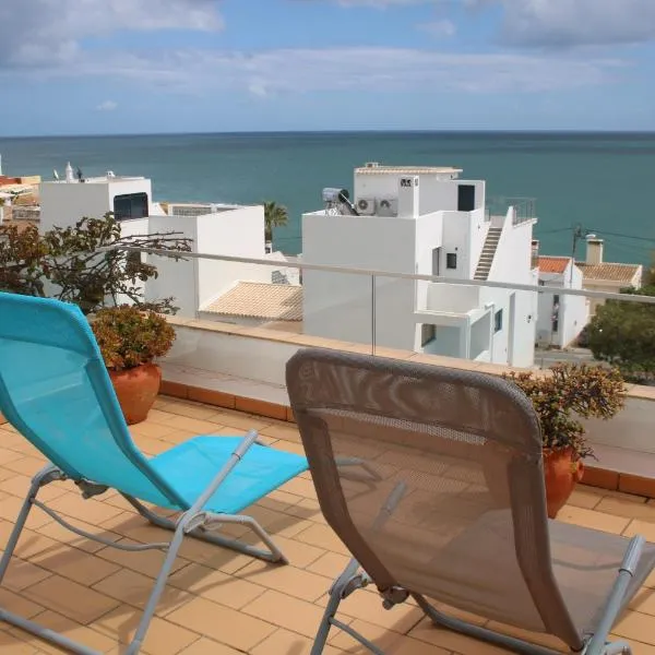 Amazing Beach House in Algarve with Sea View!, Hotel in Luz