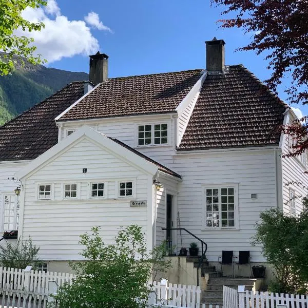 Høyanger 3 roms leilighet, hotel u gradu 'Vadheim'