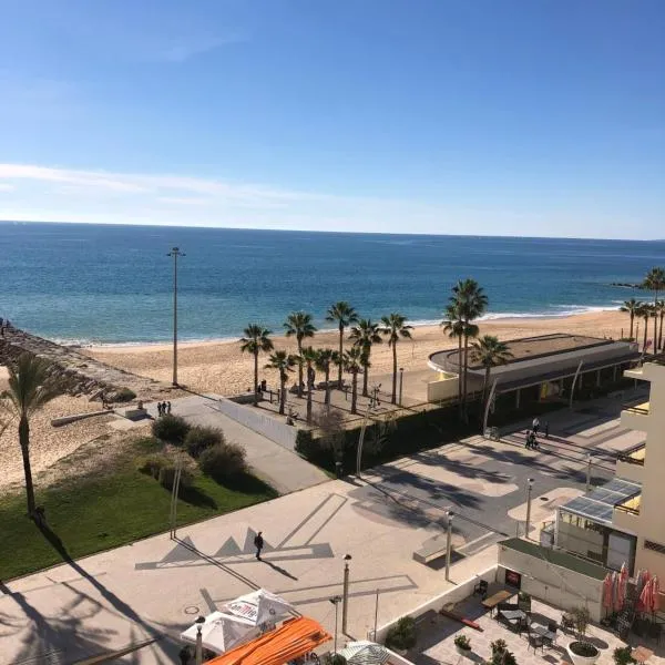 Apartment Sea View 20m to beach - TOP Quarteira ALGARVE, khách sạn ở Quarteira