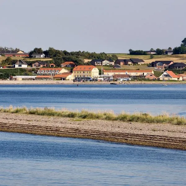 Hvalpsund Færgekro, hotel in Skive