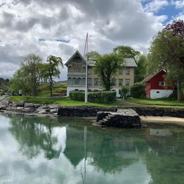 Skjerjehamn, hotel sa Hardbakke